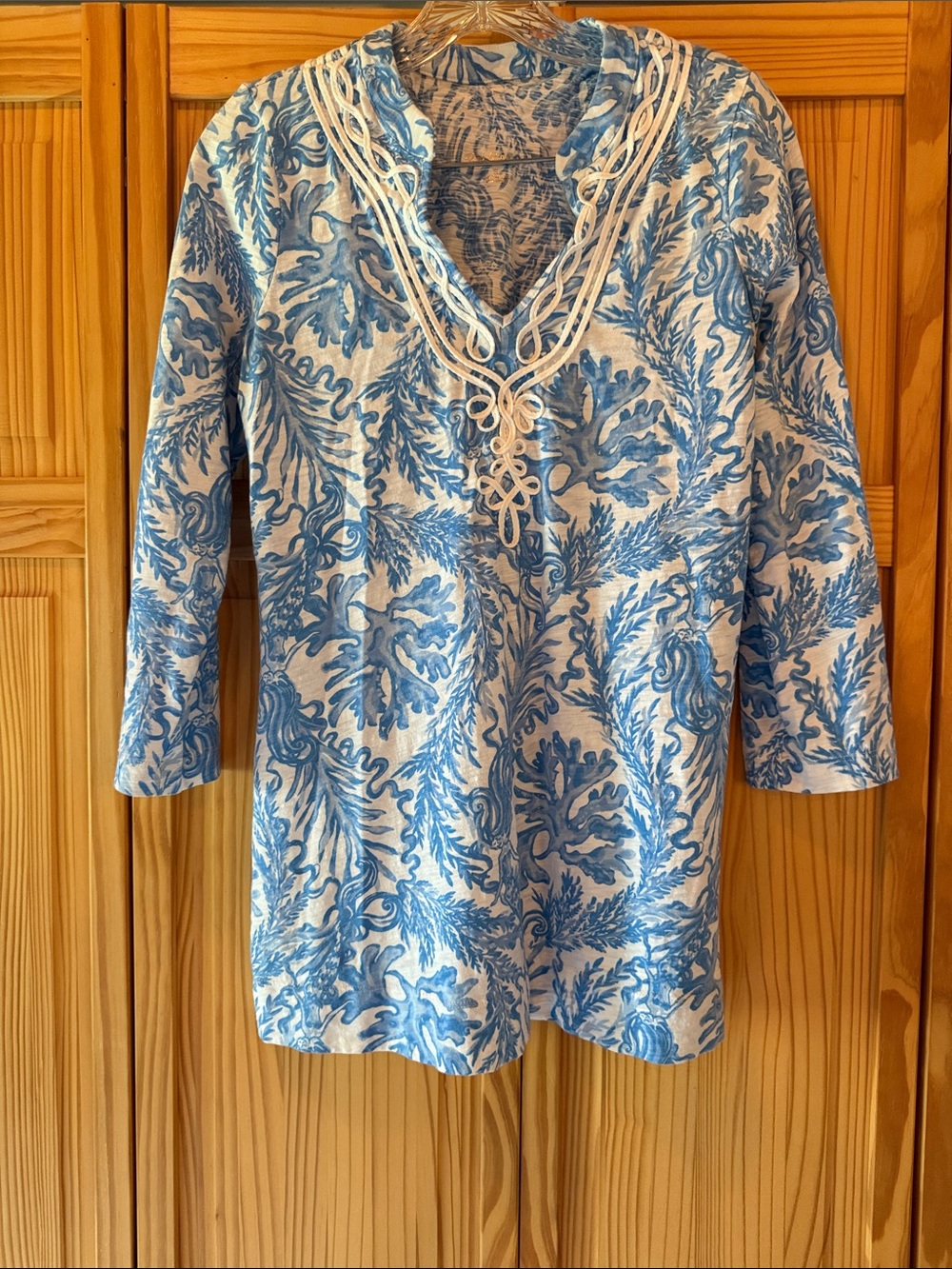 Lilly Pulitzer Blue and White Floral Print Cotton Knit Top